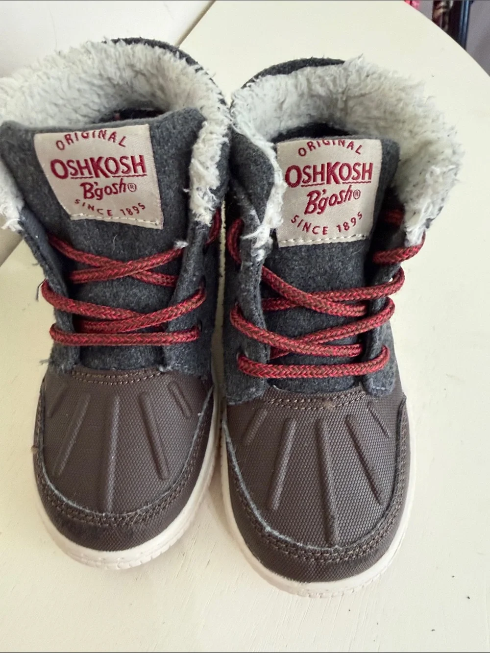 (S- ) OshKosh B'gosh Brown & Gray Kids Lace-Up Boots with Red Laces